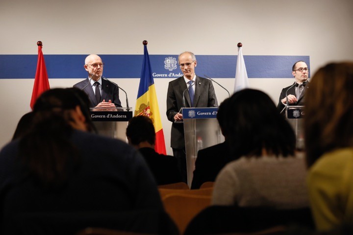 Serge Telle, Minister of State, with Antoni Martí Petit, Head of the Government of the Principality of Andorra, and Nicola Renzi, Minister of Foreign Affairs, Political Affairs and Justice of the Republic of San Marino. Photo: DC