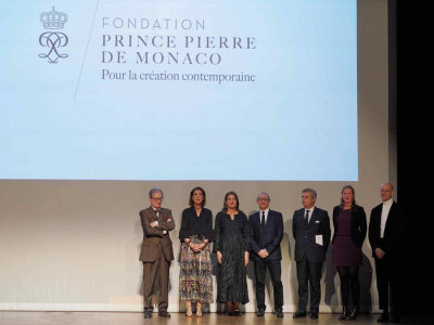 H.R.H. the Princess of Hanover and Charlotte Casiraghi surrounded by Jean-Luc Marion (left), and Sébastien Ministru, Maurizio Serra, Emmanuelle Favier and Thomas Larcher (right). © Government Communication Department / Michael Alési