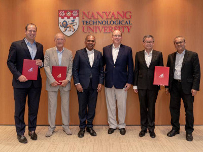 From left to right: Frédéric Genta, Interministerial Delegate for Digital Transition; HE Mr Bernard Fautrier, Minister Plenipotentiary - Vice-President and Chief Executive Officer of the Prince Albert II of Monaco Foundation; Pr. Subra Suresh, President, Nanyang University of Technology (NTU); HSH Prince Albert II; Prof. Subodh Mhaisalkar, NTU Associate Vice President and Executive Director of the NTU Energy Research Institute, and Prof. Ling San, Provost and Vice President (Academic) of NTU © NTU Singapore
