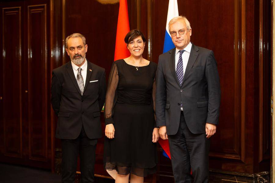 From left to right: Mr. Gérard Pettiti; HE Ms Mireille Pettiti, Ambassador of the Principality of Monaco to the Russian Federation and Mr Alexander Grushko, Russian Vice-Ministers of Foreign Affairs. © DR