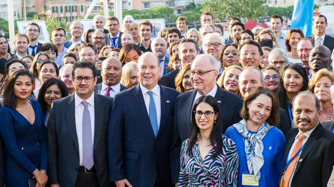 Ambassadors and representatives from 36 Member States, together with IAEA senior officials and Prince Albert II of Monaco (middle), at the IAEA Environment Laboratories. (Photo: Axel Bastello / Palais Princier)