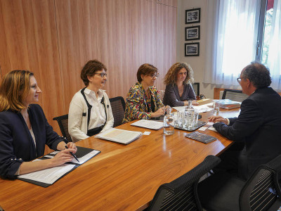 From left to right, in front of Mr. Paolo Artini, new representative of the Office of the United Nations High Commissioner for Refugees (UNHCR): Ms. Emilie Larese Silvestre, coordinator of the programs of the Monegasque Cooperation; Marie-Noëlle Albertini, Diplomatic Advisor to the Government Counselor-Minister of External Relations and Cooperation; Isabelle Rosabrunetto, Director General of the Department of External Relations and Cooperation and Bénédicte Schutz, Director of International Cooperation © Directorate of Communication / Michael Alesi