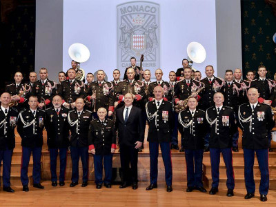 HSH Prince Albert II accompanied by the Carabiniers during the ceremony at the Oceanographic Museum © Manuel Vitali - Directorate of Communication