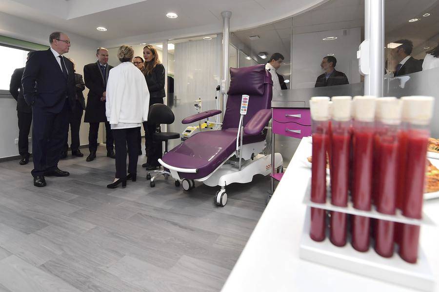 Inauguration of the new sampling site of the laboratory and the new Blood Transfusion Center2 - Copyright - Directorate of Communication / Michael Alési