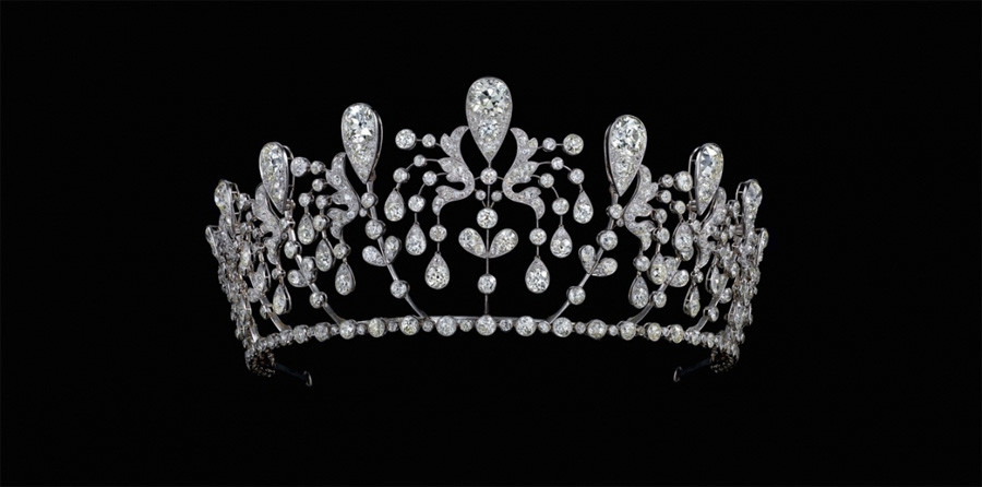 Diadème de la princesse de Bourbon-Parme - Joseph CHAUMET (1852-1928) - 1919 - Platine et diamants - H. 7 ; L. 18 cm - Paris, collection Chaumet, MUS 124