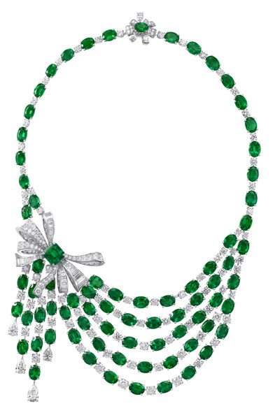 Photo: Graff Emerald and Diamond Bow Necklace (Diamonds 59.10cts, Emeralds 123.91cts)