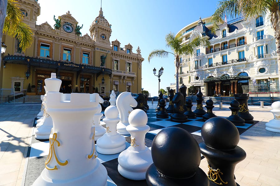 Hôtel de Paris Monte-Carlo - The Queen of Art, a major chess pop up on the  Place du Casino. Are you ready to play?