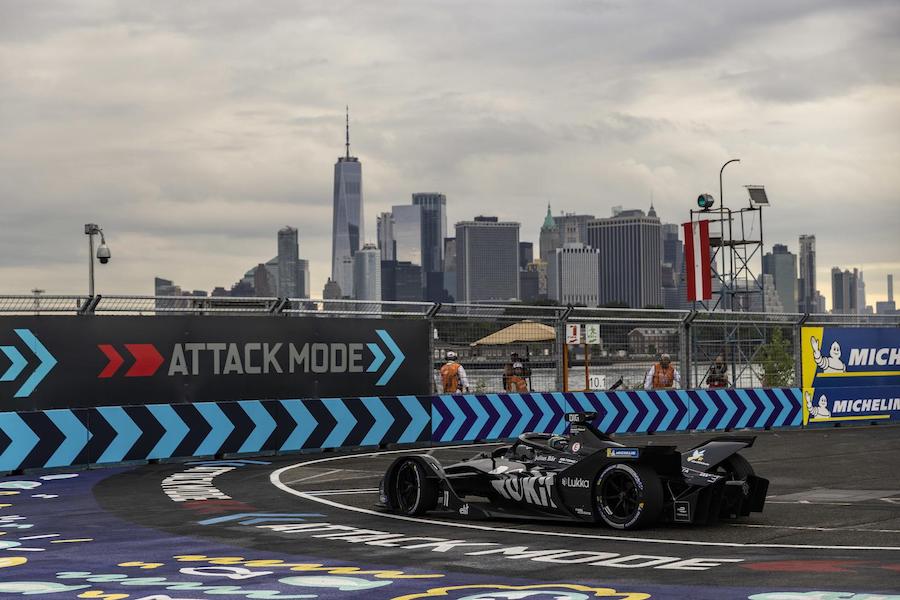 Two racing stories for the Venturi in New York