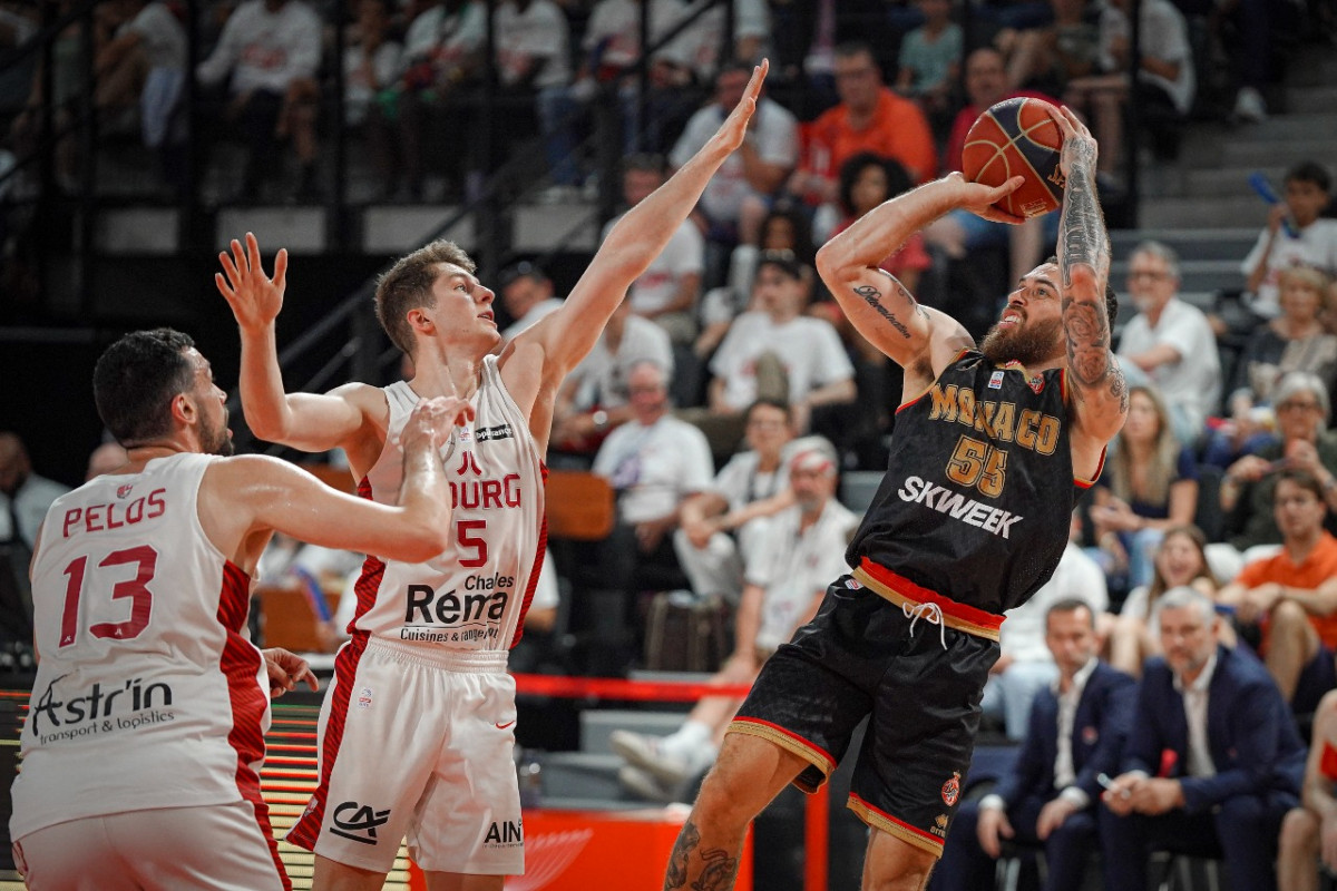 Mike James: AS Monaco Basket v Bourg-en-Bresse