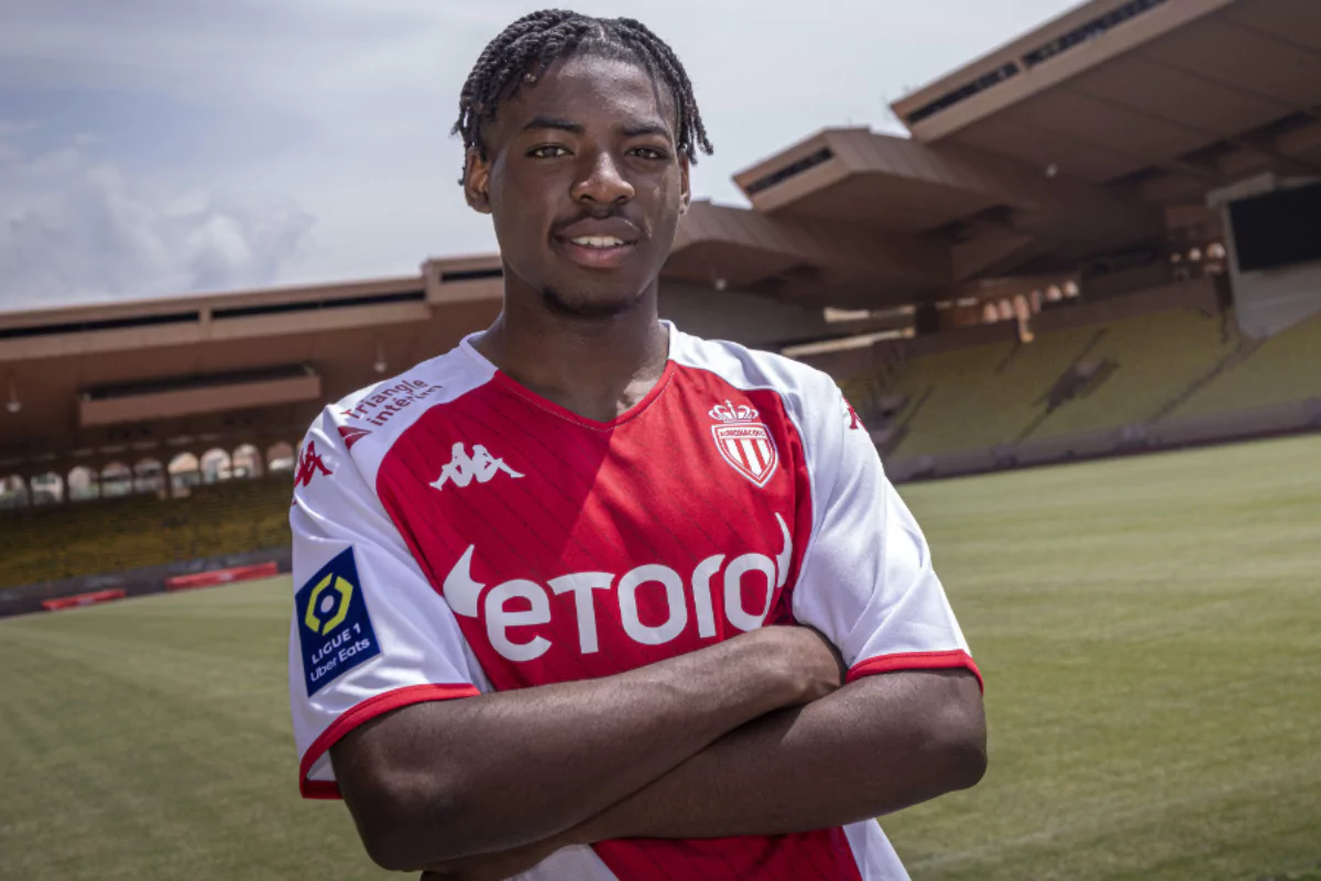 Romaric Etonde at his unveiling as a Monaco player
