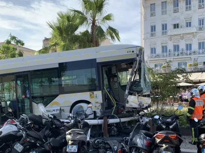 cannes bus accident