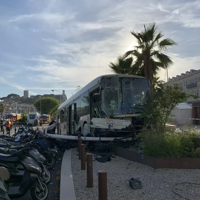 cannes bus accident