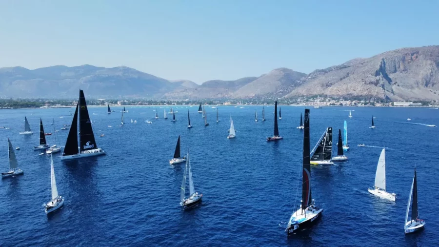 The start of the 2023 edition of the Palermo-Monte-Carlo regatta