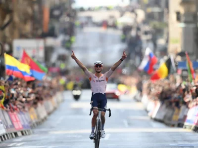 Mathieu van der Poel crosses the line in Glasgow