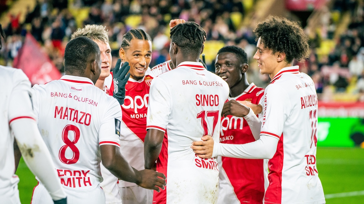 Thilo Kehrer and the rest of the Monaco squad congratulate Singo as he gives Monaco the lead against Toulouse at the Stade Louis II