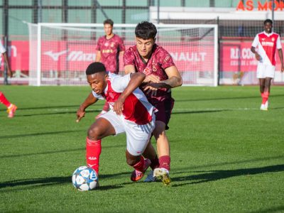 Ouamr Konaté engaged in a duel during Monaco's Youth League match against Galatasaray