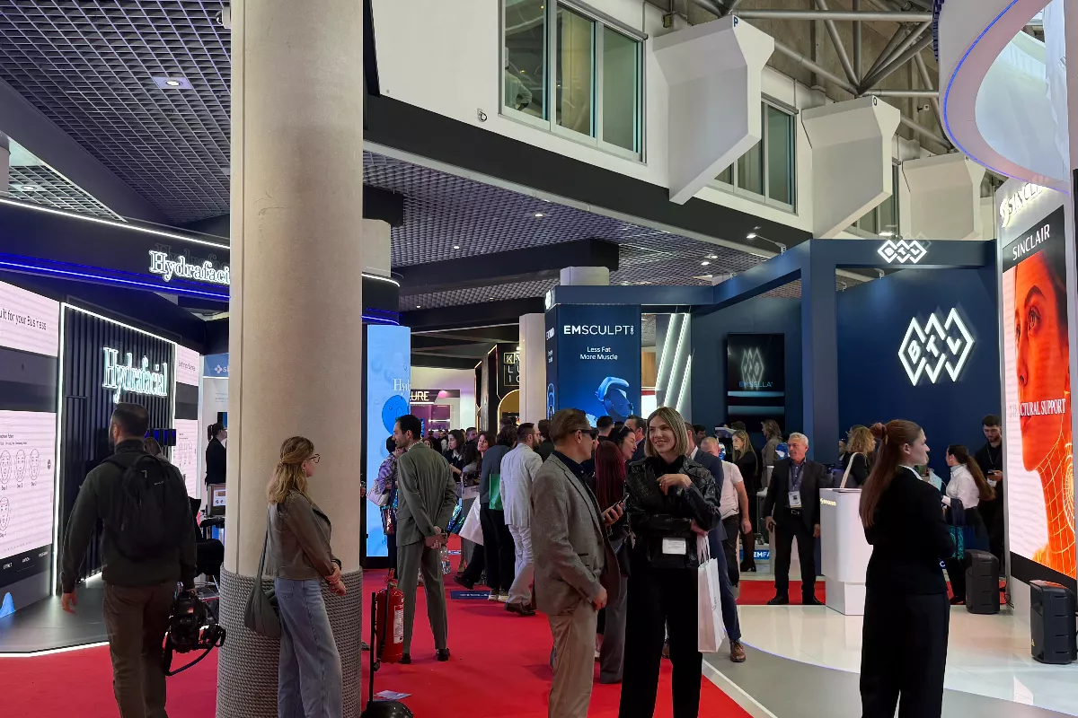 Filters, fixation and a psychiatric crisis: the dark side of the beauty room