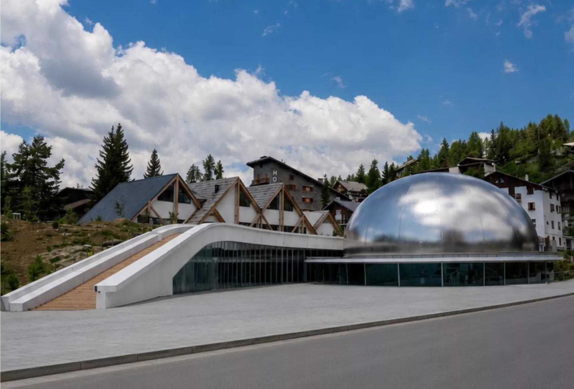 France’s largest mountain planetarium opens in Valberg with international stargazing congress